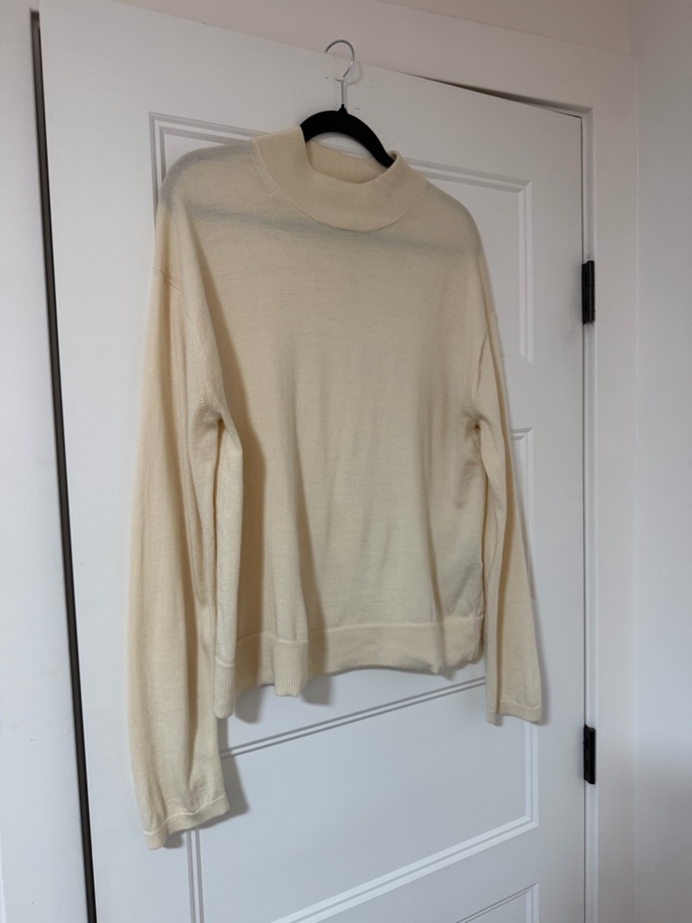 Banana Republic 100% Merino Wool Mock Neck Women's Sweater in Cream - Size L